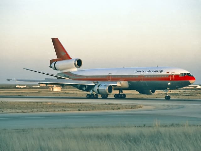N112WA - Douglas