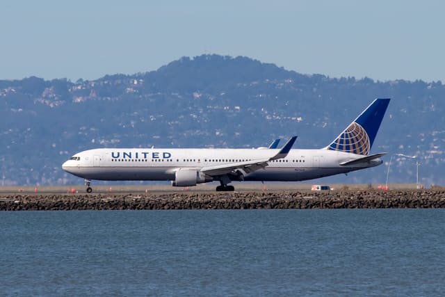 N675UA - Boeing
