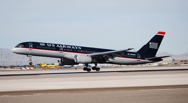 N932UW - Twin-engine aircraft