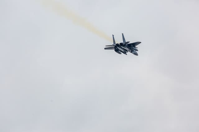  - Twin-engine aircraft