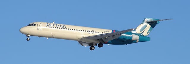 N919AT - Twin-engine aircraft