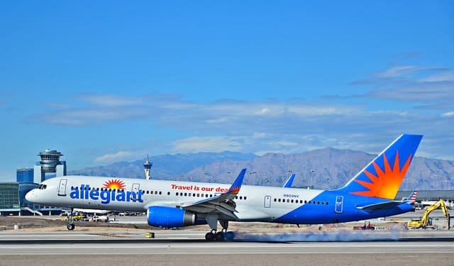 N905NV - Twin-engine aircraft