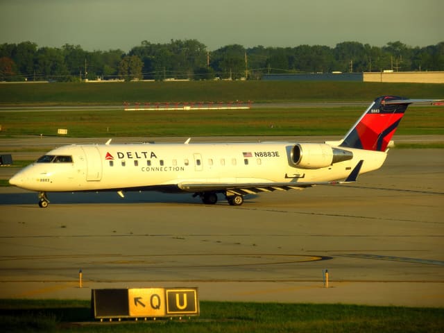 N8883E - Bombardier