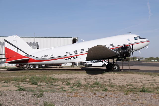 N86584 - Twin-engine aircraft