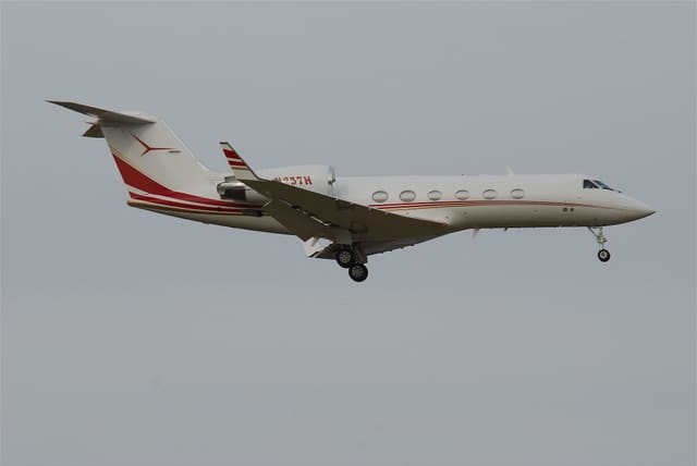 N257H - Business jet