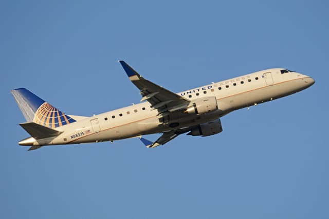N88335 - Twin-engine aircraft