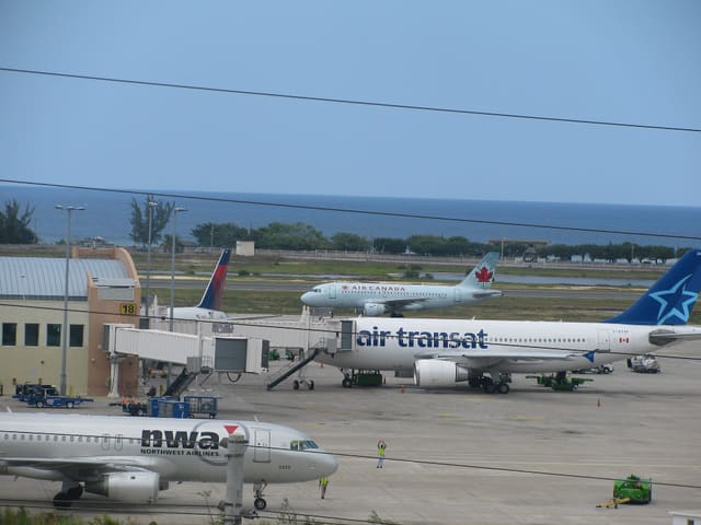 N330NW - Aircraft