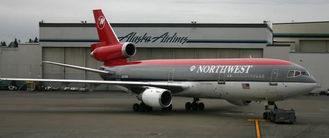 N237NW - Douglas