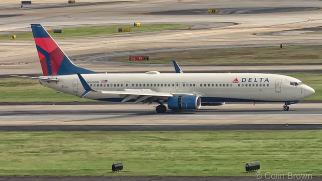 N844DN - Twin-engine aircraft