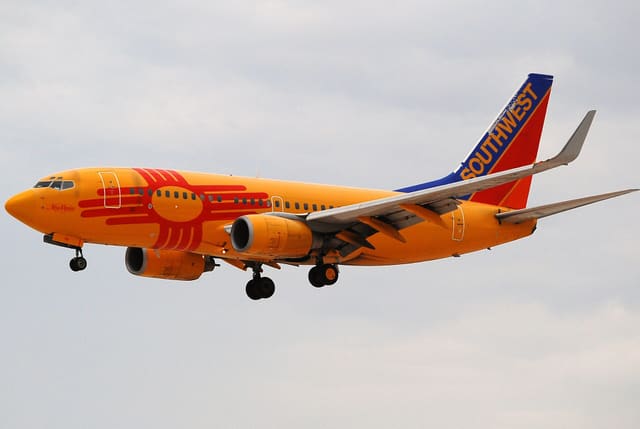 N781WN - Twin-engine aircraft