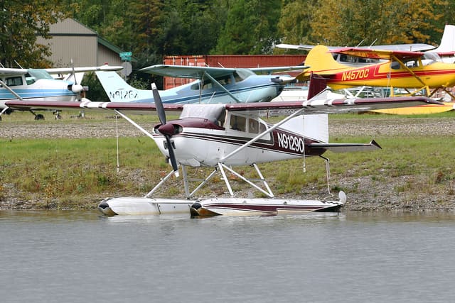 N91290 - Floatplane