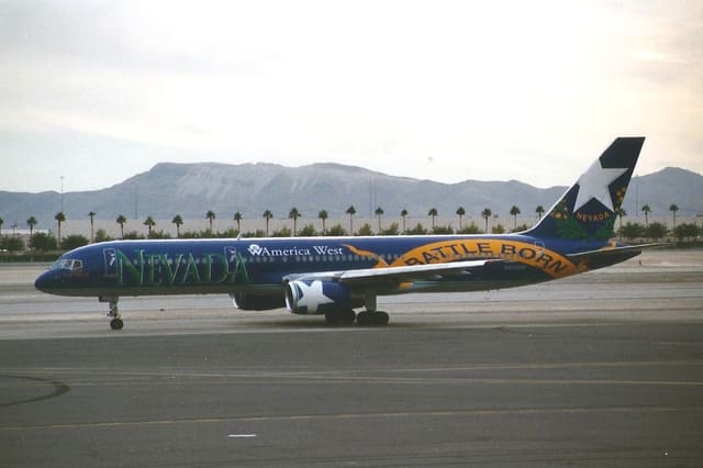 N915AW - Twin-engine aircraft