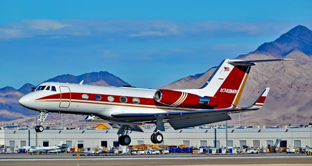 N748MN - Business jet