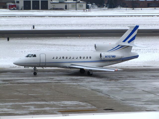 N707WB - Business jet