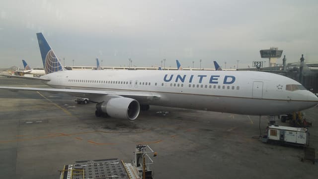 N674UA - Boeing