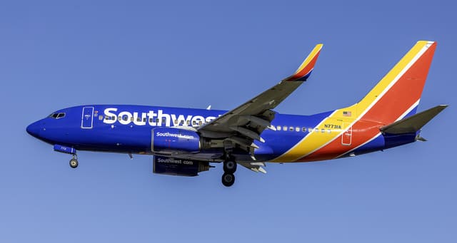 N7731A - Twin-engine aircraft