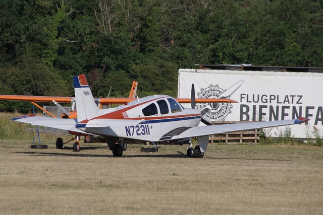 N72311 - Single-engine aircraft