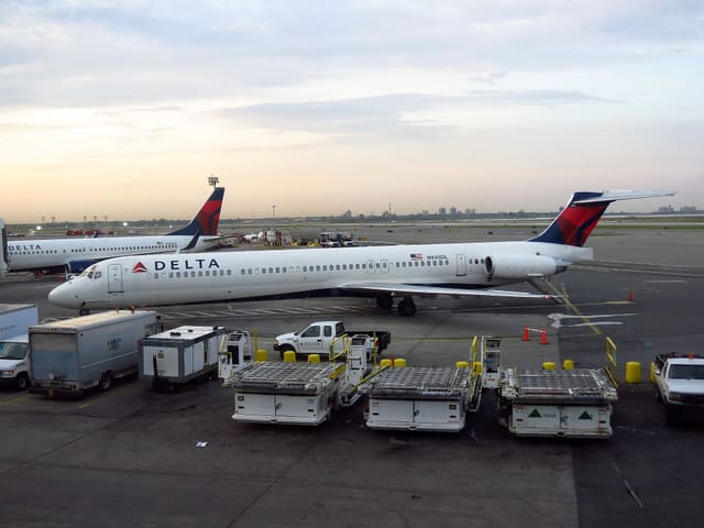 N945DL - Aircraft