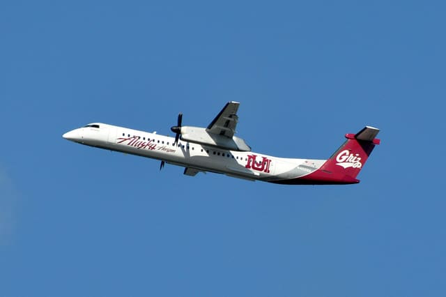 N402QX - Bombardier