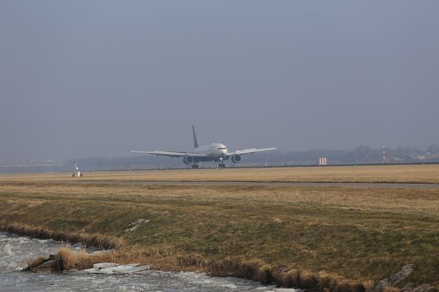 N862DA - Twin-engine aircraft