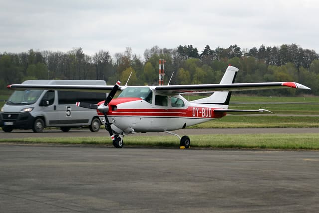 OY-BUD - Single-engine aircraft