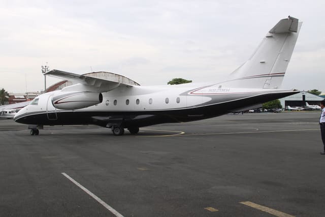 N821MW - Twin-engine aircraft