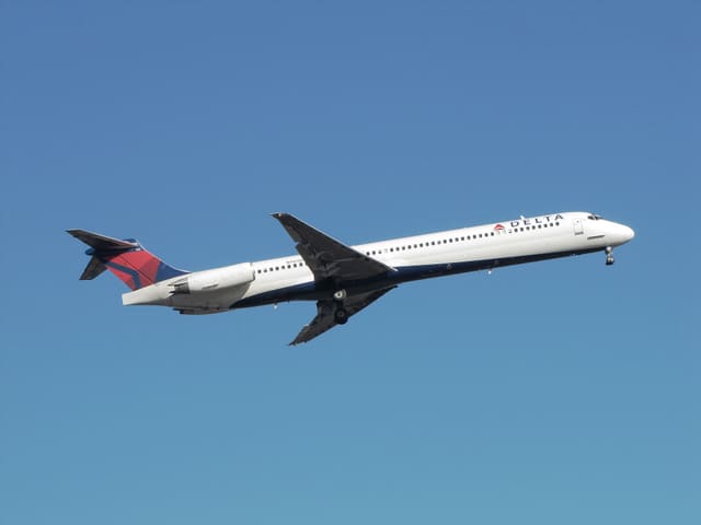 N965DL - Twin-engine aircraft