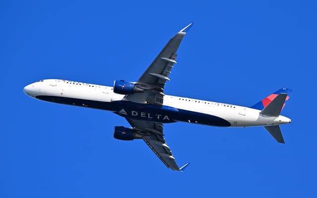 N311DN - Twin-engine aircraft