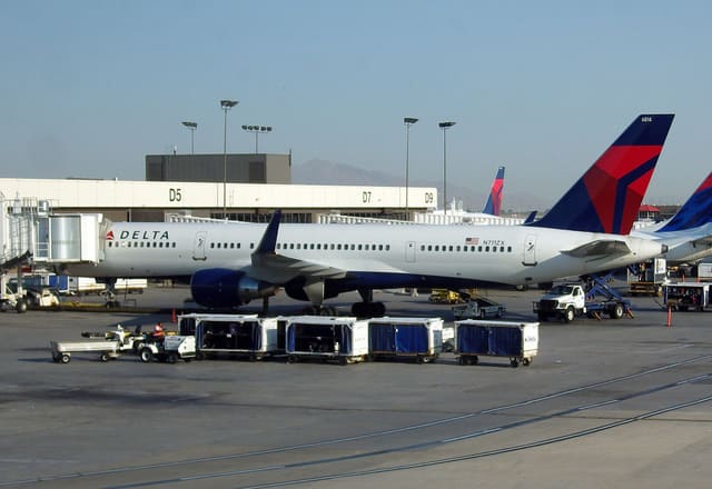 N711ZX - Boeing