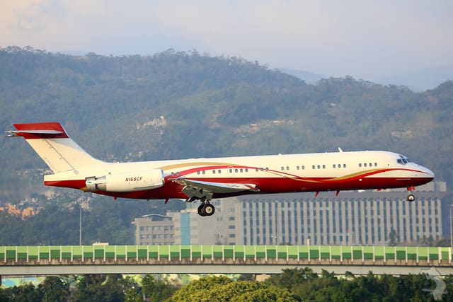 N168CF - Douglas