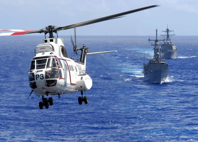 N10248 - Helicopter