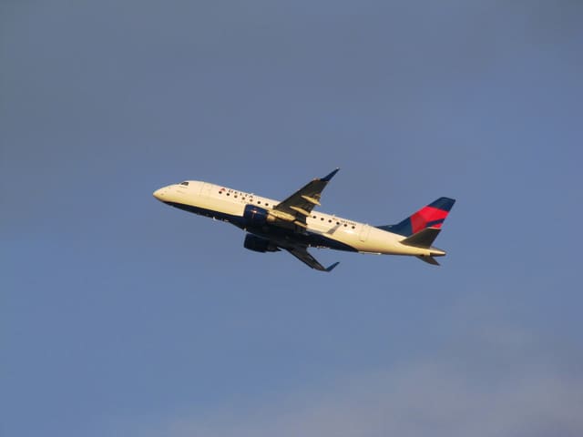 N823MD - Embraer
