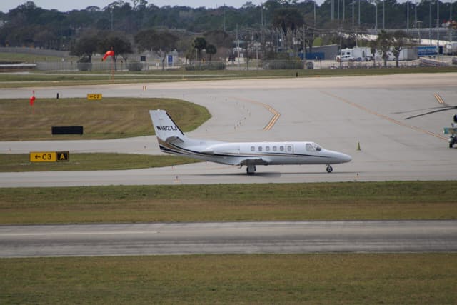 N162TJ - Business jet