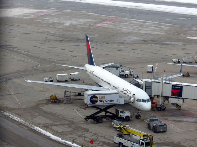 N699DL - Boeing