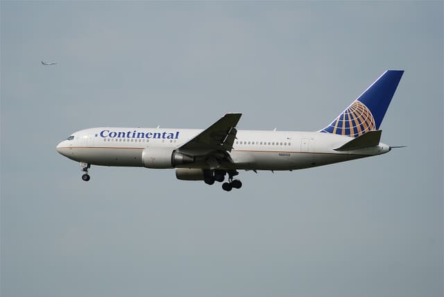 N68159 - Twin-engine aircraft