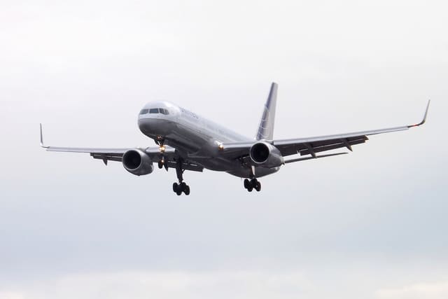 N14106 - Twin-engine aircraft