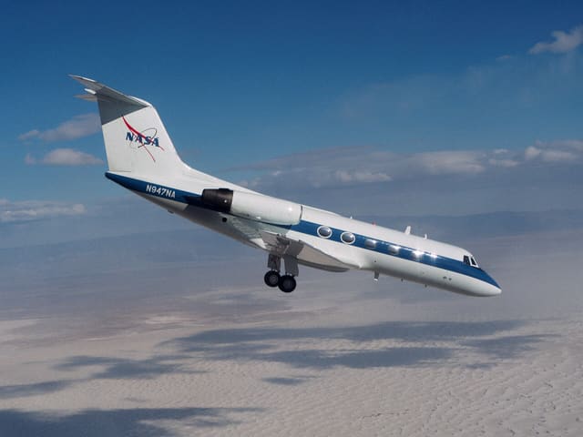 N947NA - Business jet