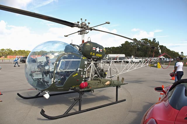 N73914 - Helicopter