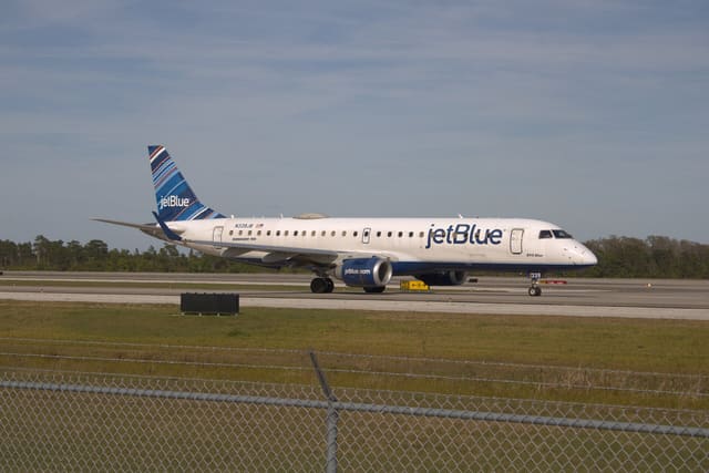 N339JB - Embraer