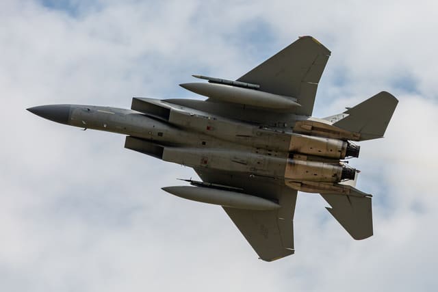 - Twin-engine aircraft