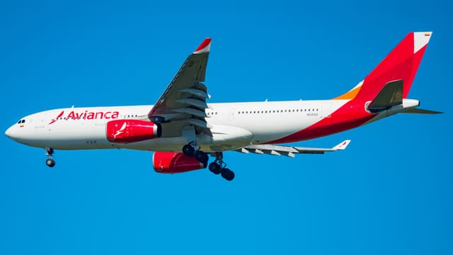 N941AV - Twin-engine aircraft