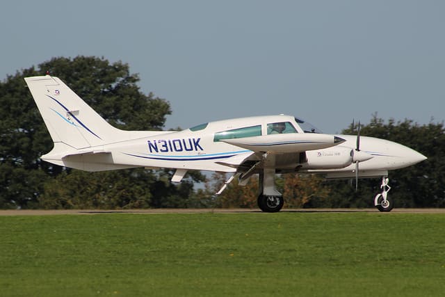 N310UK - Cessna