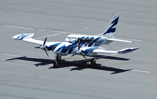 N53PT - Twin-engine aircraft
