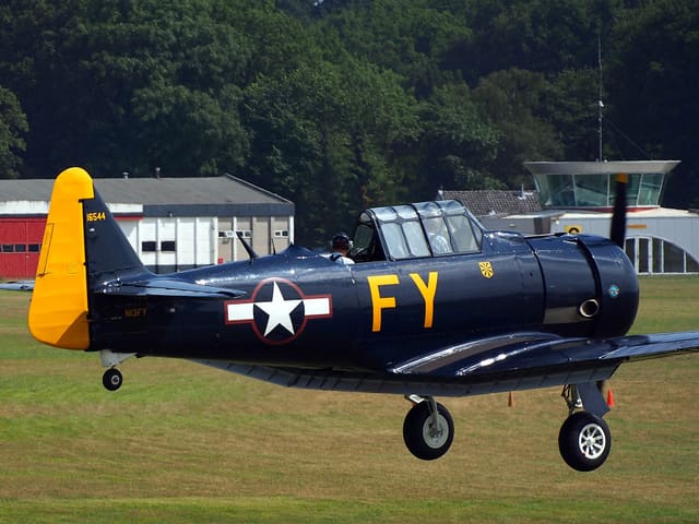 N13FY - Warbird