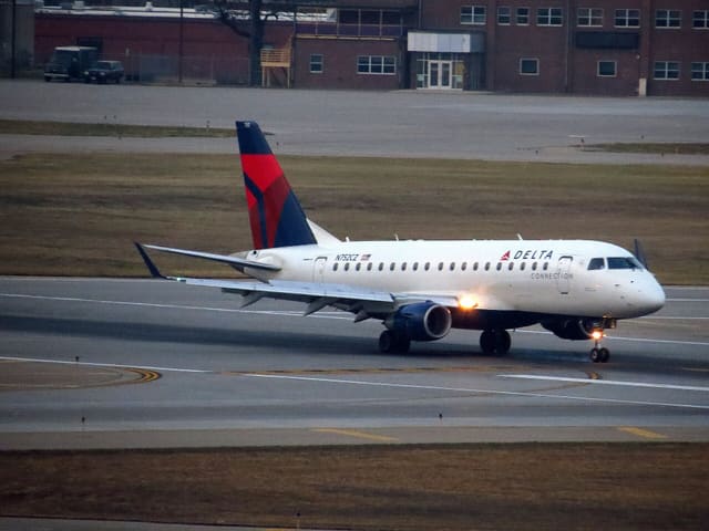 N752CZ - Embraer