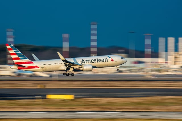 N388AA - Twin-engine aircraft