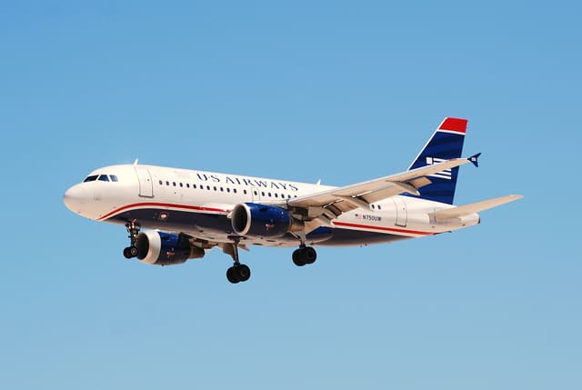N750UW - Twin-engine aircraft