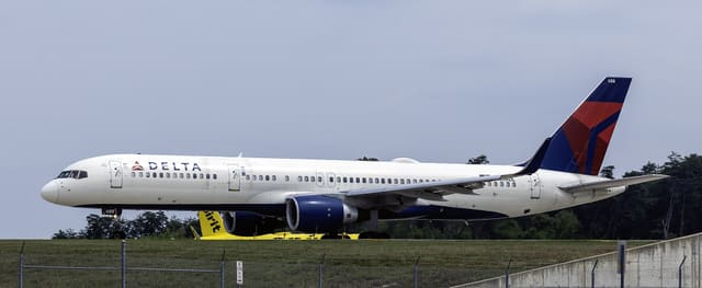 N688DL - Boeing