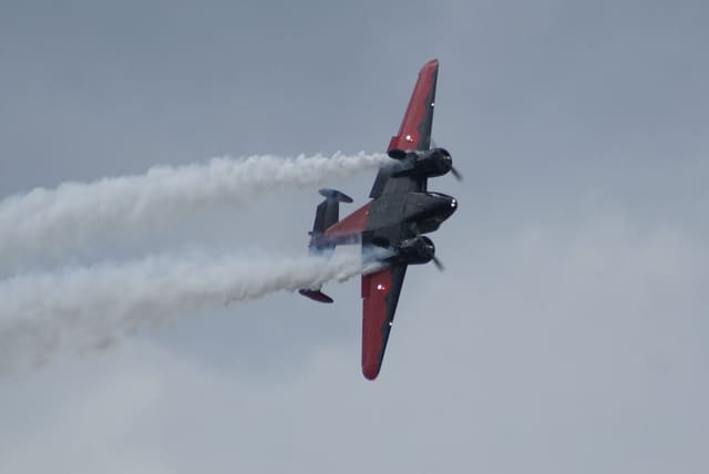 N9109R - Twin-engine aircraft