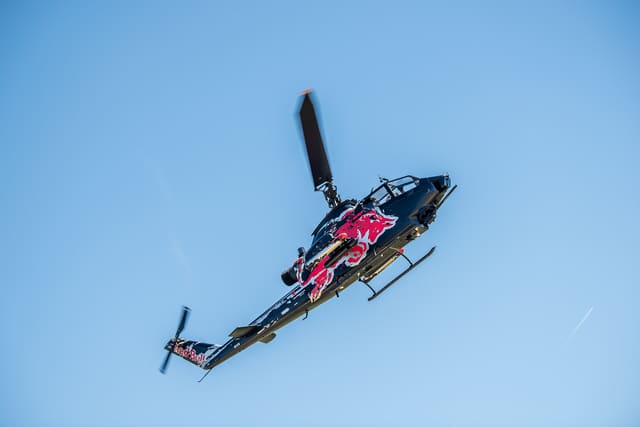 N11FX - Helicopter